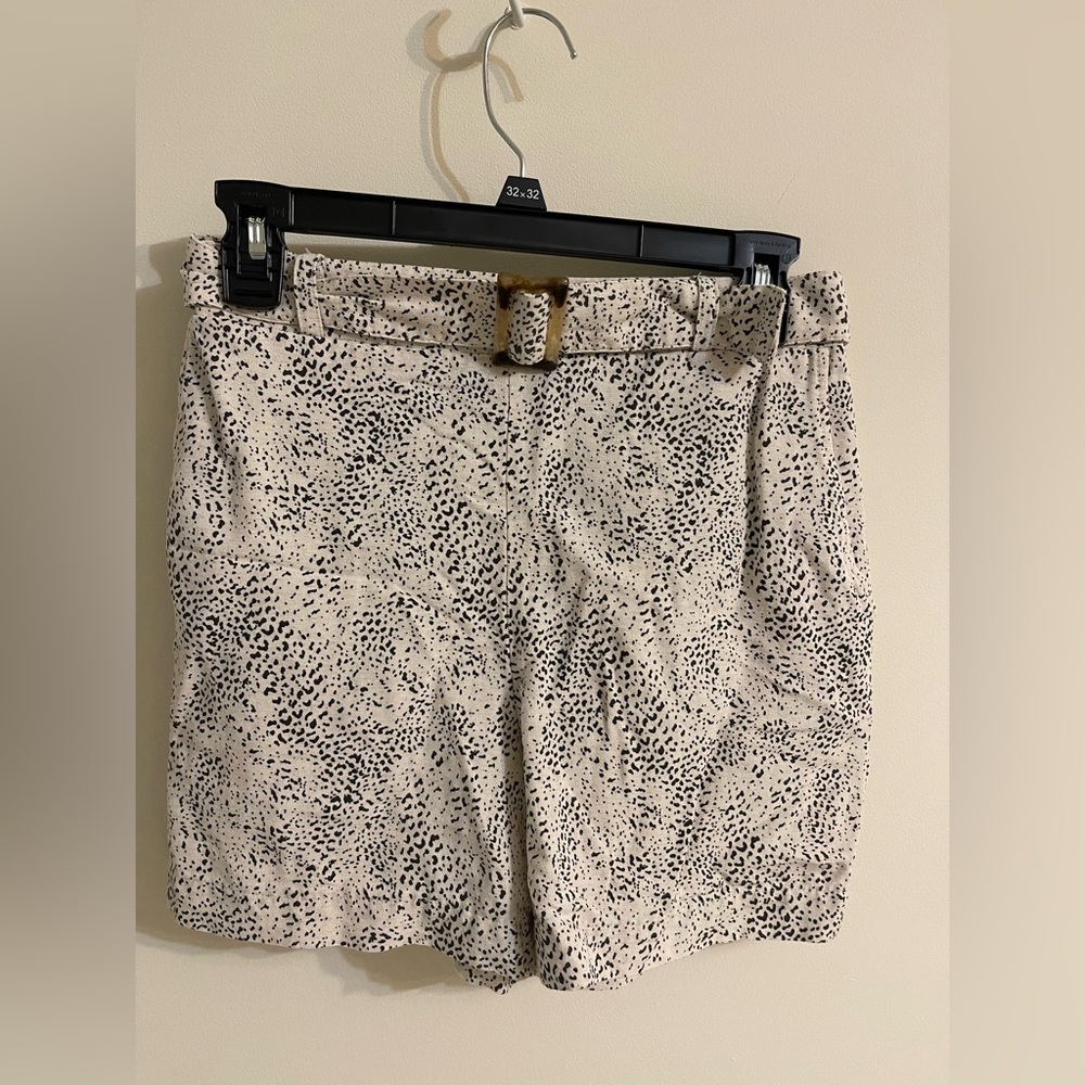Stylish Black and White Patterned Women's Shorts Size 4